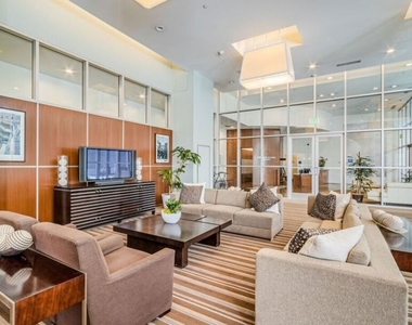 801 S Grand Avenue - Photo Thumbnail 3