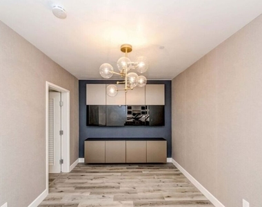 801 S Grand Avenue - Photo Thumbnail 11