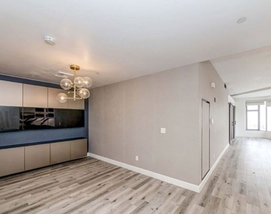 801 S Grand Avenue - Photo Thumbnail 10