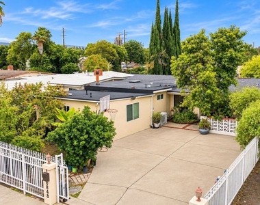 6848 Sylvia Avenue - Photo Thumbnail 17