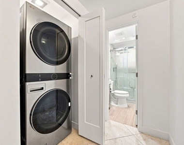 6848 Sylvia Avenue - Photo Thumbnail 14