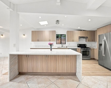 6848 Sylvia Avenue - Photo Thumbnail 1