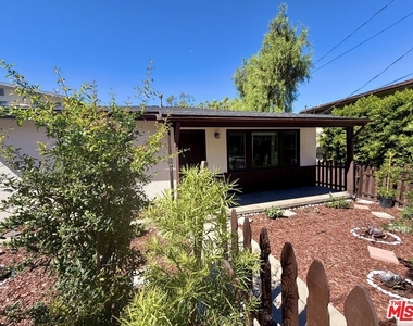 2297 Glendale Boulevard - Photo Thumbnail 13