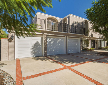 22777 Brenford Street - Photo Thumbnail 3