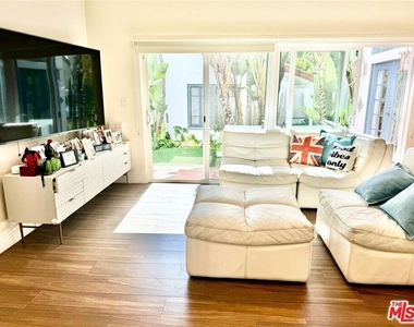 213 El Camino Drive - Photo Thumbnail 8