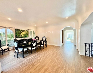 213 El Camino Drive - Photo Thumbnail 3