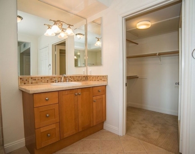 5831 Seawalk Drive - Photo Thumbnail 17