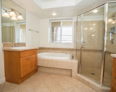 5831 Seawalk Drive - Photo Thumbnail 16