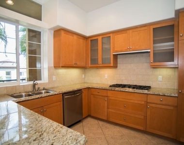5831 Seawalk Drive - Photo Thumbnail 2
