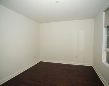 5831 Seawalk Drive - Photo Thumbnail 1