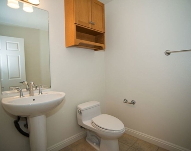 5831 Seawalk Drive - Photo Thumbnail 10