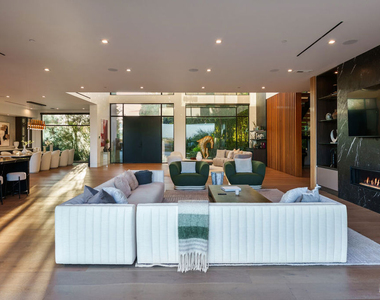 16110 Meadowview Drive - Photo Thumbnail 60