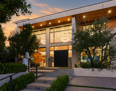 16110 Meadowview Drive - Photo Thumbnail 2