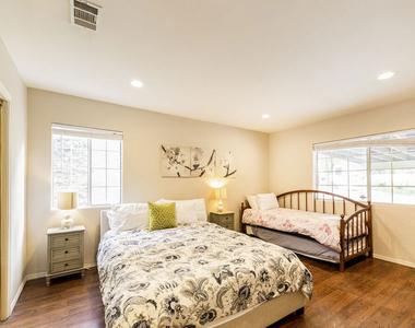 11559 Dona Evita Drive - Photo Thumbnail 14