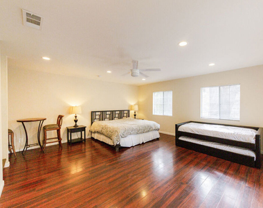 11559 Dona Evita Drive - Photo Thumbnail 18