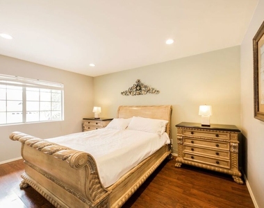 11559 Dona Evita Drive - Photo Thumbnail 13