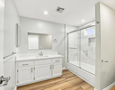 1516 Ocean Drive - Photo Thumbnail 13