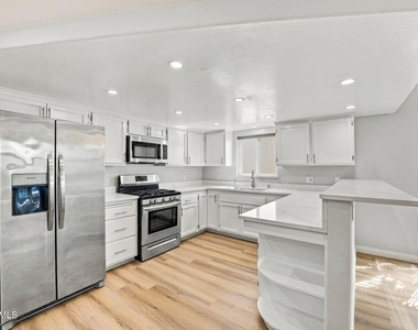 1516 Ocean Drive - Photo Thumbnail 5