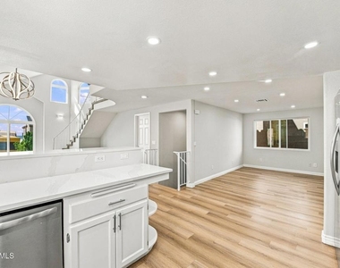 1516 Ocean Drive - Photo Thumbnail 6