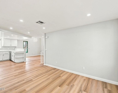 1516 Ocean Drive - Photo Thumbnail 7