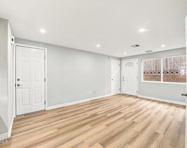 1516 Ocean Drive - Photo Thumbnail 12