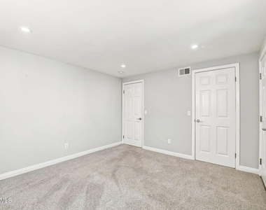 1516 Ocean Drive - Photo Thumbnail 11