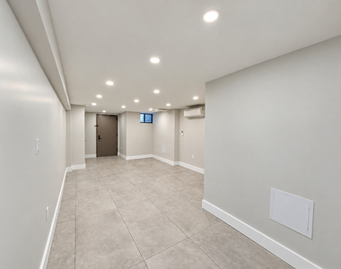 62-13 Catalpa Avenue - Photo Thumbnail 12