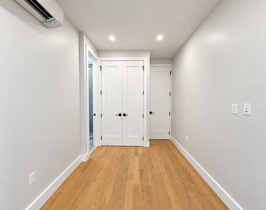 62-13 Catalpa Avenue - Photo Thumbnail 8