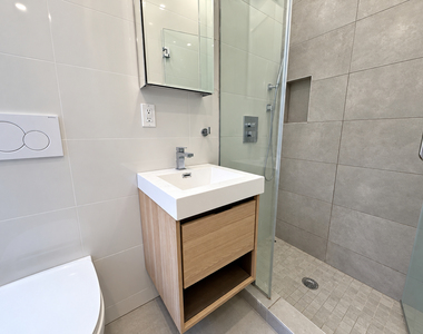 62-13 Catalpa Avenue - Photo Thumbnail 9