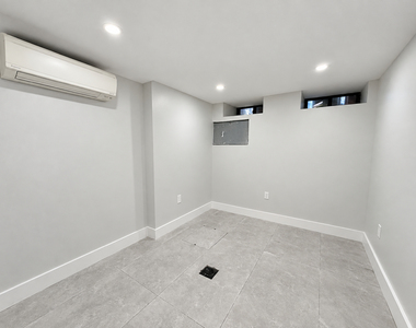 62-13 Catalpa Avenue - Photo Thumbnail 17