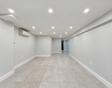 62-13 Catalpa Avenue - Photo Thumbnail 15