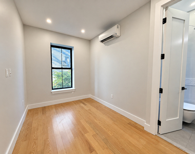 62-13 Catalpa Avenue - Photo Thumbnail 7