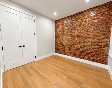 62-13 Catalpa Avenue - Photo Thumbnail 5
