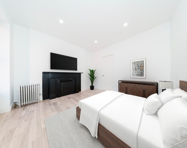 703 9th Avenue - Photo Thumbnail 3