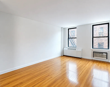 West 22nd Street - Photo Thumbnail 2