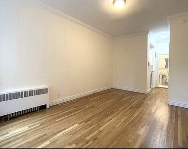  East 83rd Street - Photo Thumbnail 4