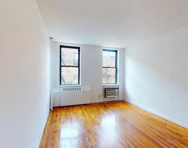 West 22nd Street - Photo Thumbnail 1
