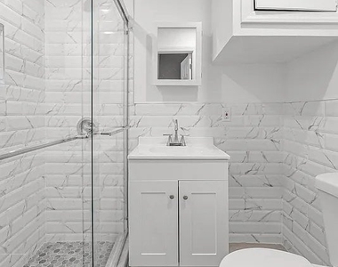 901 Dekalb Avenue - Photo Thumbnail 3