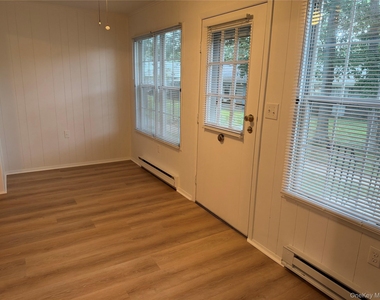 405 Woodbridge Drive - Photo Thumbnail 2