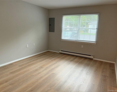 405 Woodbridge Drive - Photo Thumbnail 11