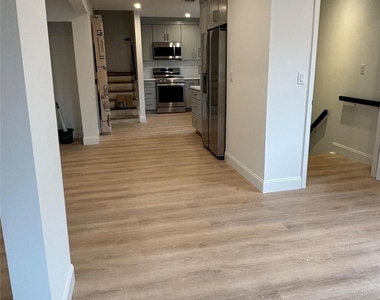 1353 Old Northern Boulevard - Photo Thumbnail 9