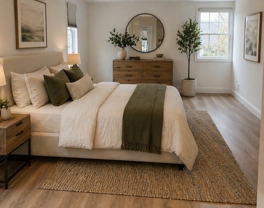 1353 Old Northern Boulevard - Photo Thumbnail 10