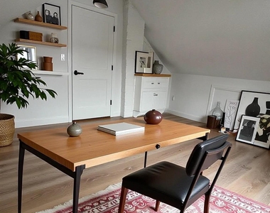 1353 Old Northern Boulevard - Photo Thumbnail 17