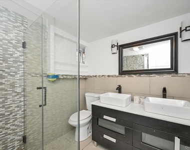 20911 85th Avenue - Photo Thumbnail 16