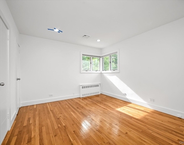 20911 85th Avenue - Photo Thumbnail 11