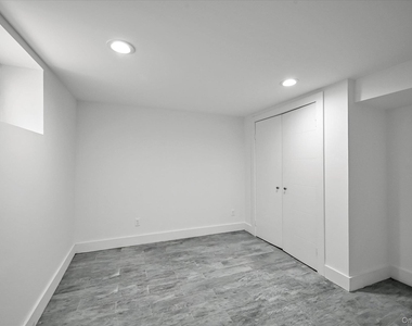 20911 85th Avenue - Photo Thumbnail 15