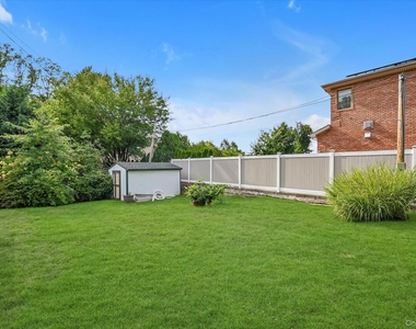 20911 85th Avenue - Photo Thumbnail 17