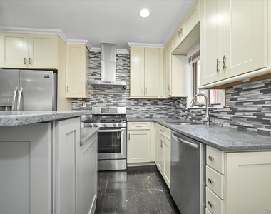 20911 85th Avenue - Photo Thumbnail 7