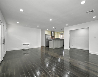 20911 85th Avenue - Photo Thumbnail 3