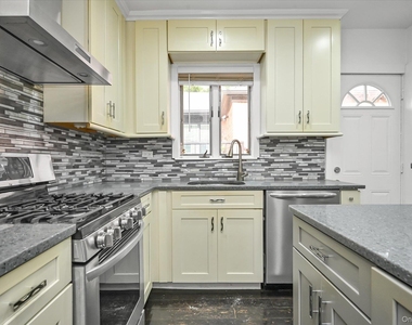 20911 85th Avenue - Photo Thumbnail 6